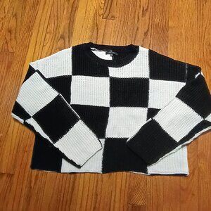 Boutique Black and White Checkered Sweater Size Medium